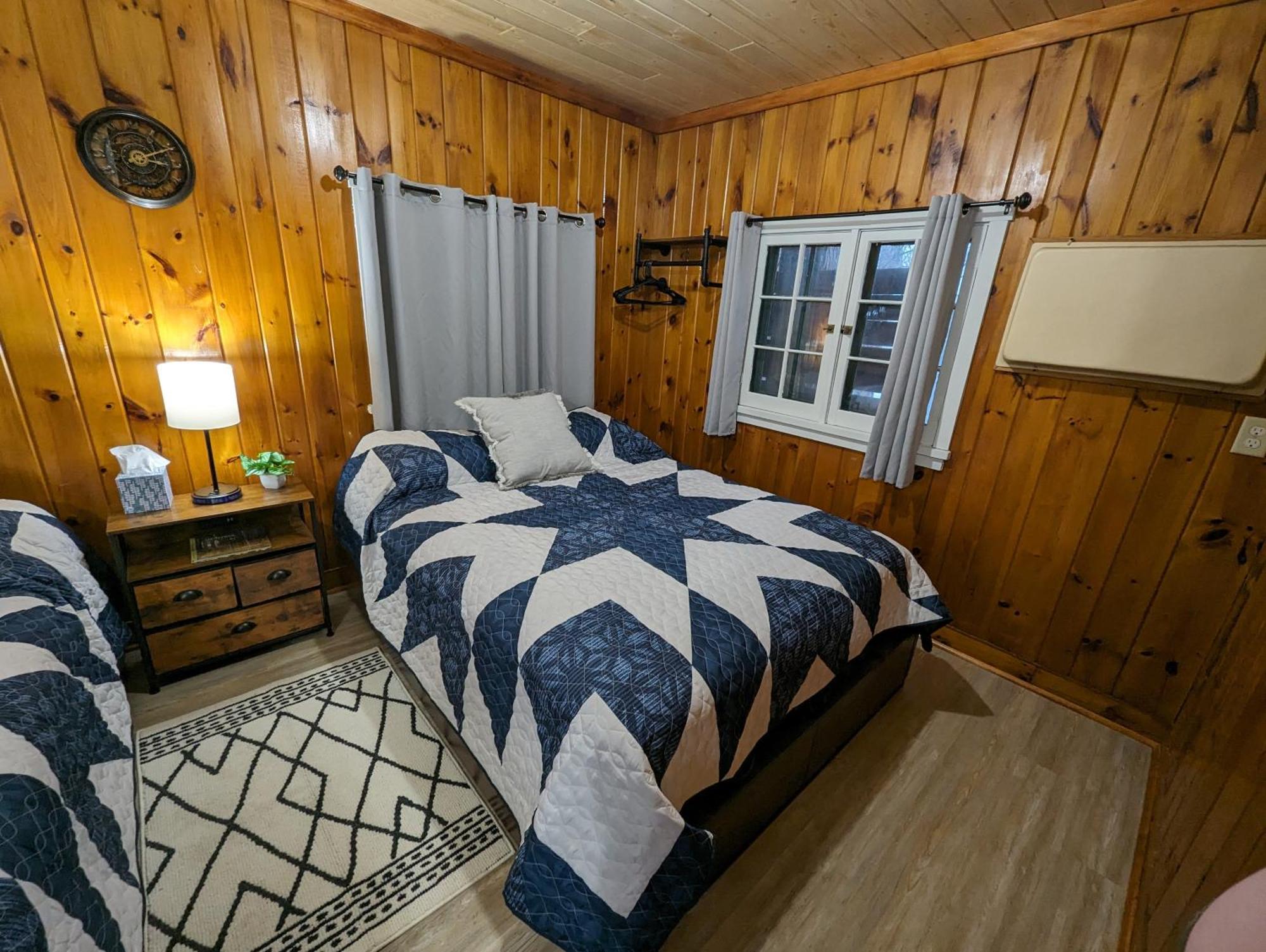 Riverside Point Resort Motel Park Rapids 外观 照片