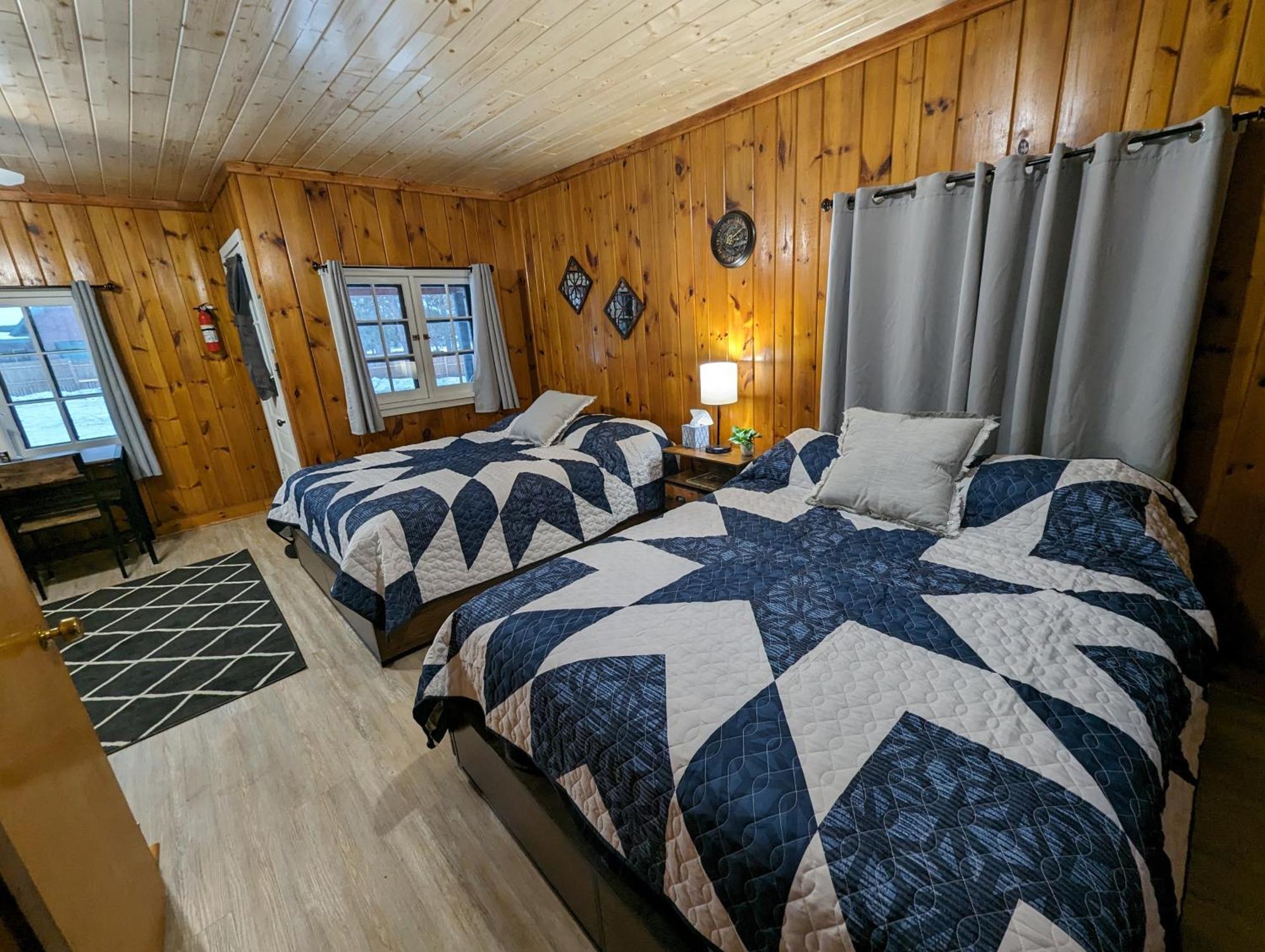 Riverside Point Resort Motel Park Rapids 外观 照片